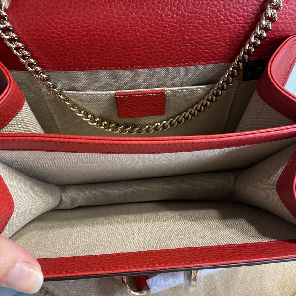 Gucci Red Leather Crossbody Shoulder Bag with Gold Hardware - Picture 5 of 7